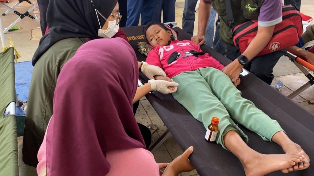Over 1,000 children fall ill from free school lunches in Indonesia