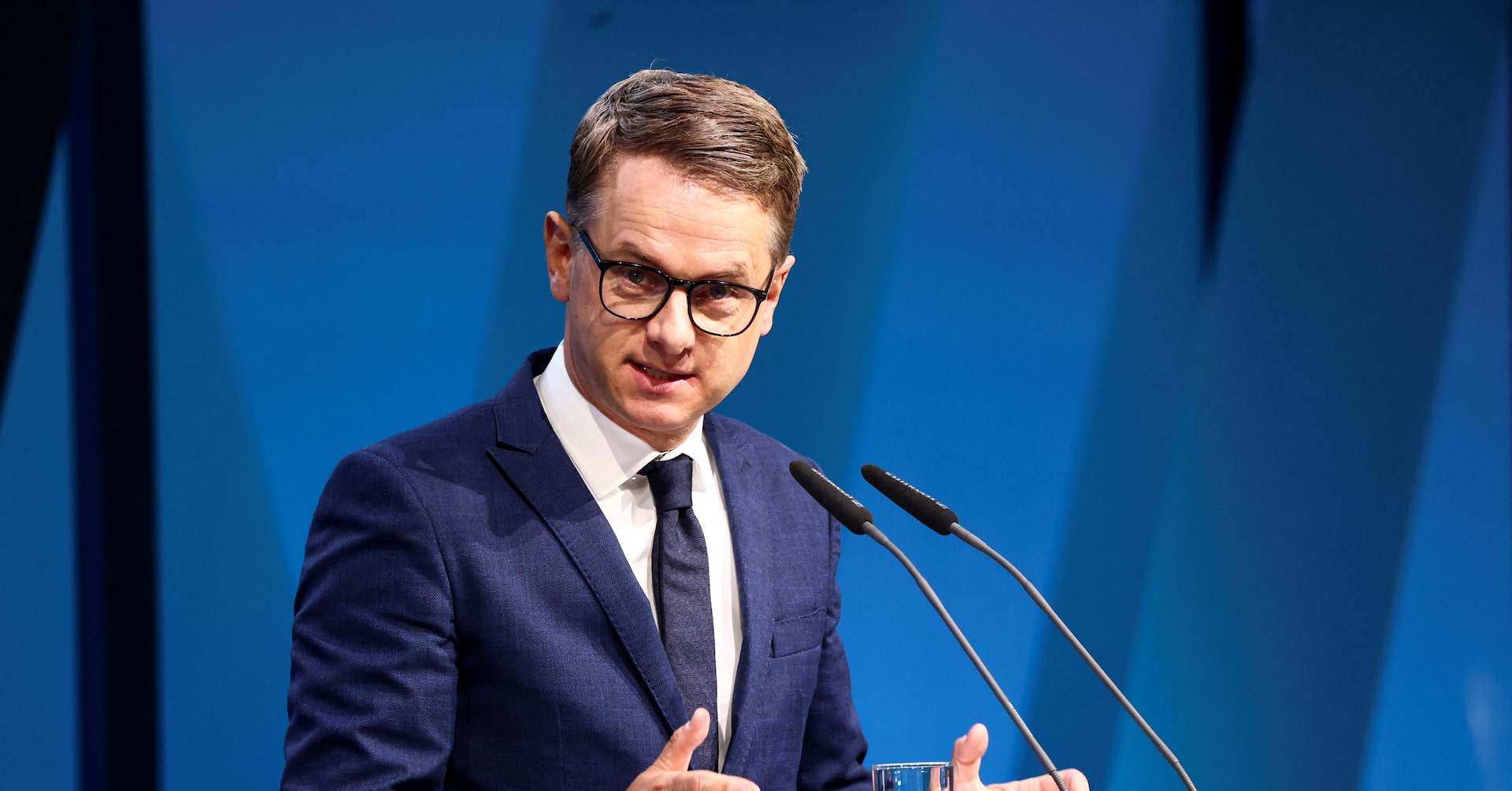 Top German conservative floats broadcaster fee freeze over snub to journalist