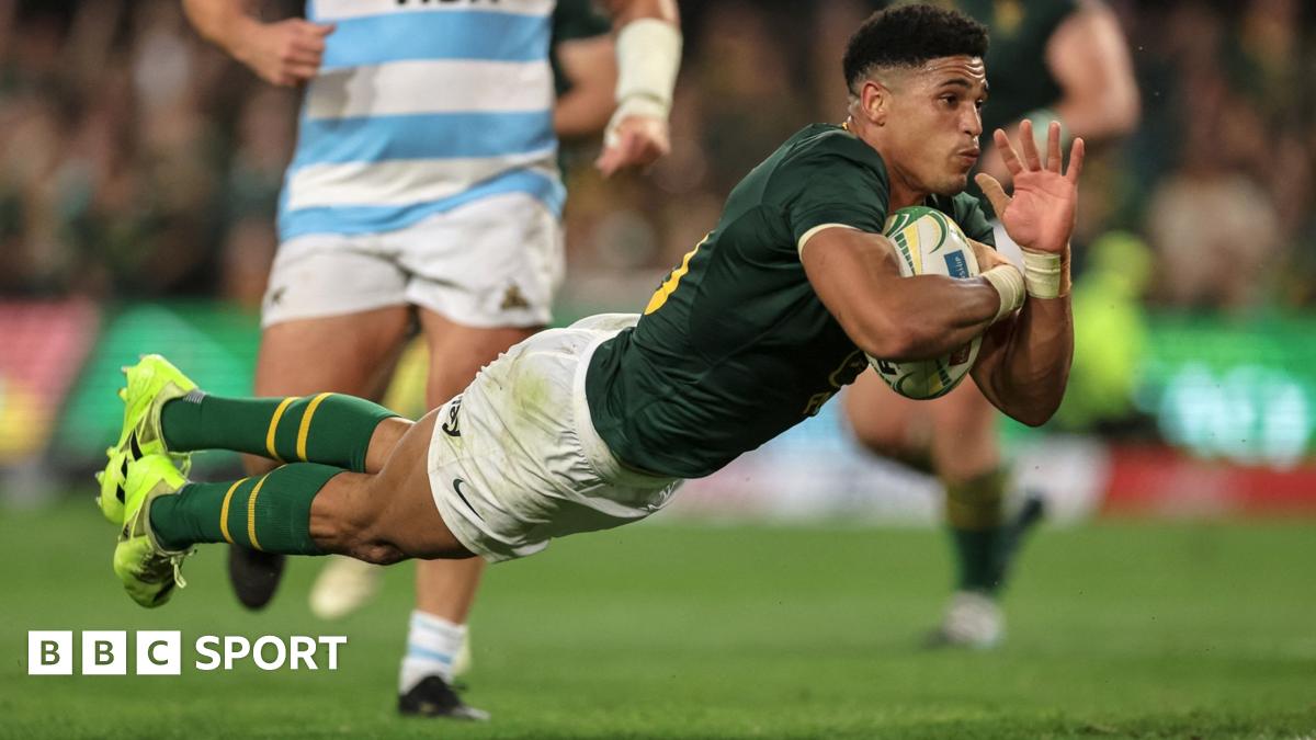 South Africa thump Argentina to go top of Rugby Championship