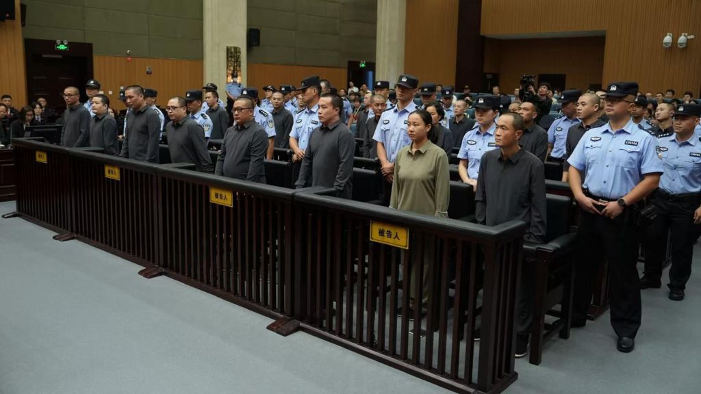 China sentences 11 members of mafia family to death