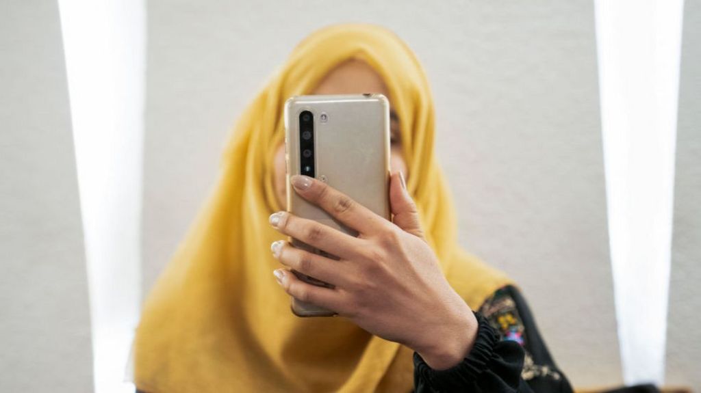 Afghan women lose their ‘last hope’ as Taliban shuts down internet