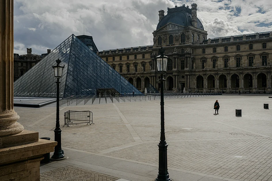 Louvre jewel heist: Stolen items valued at $102 million, says French prosecutor