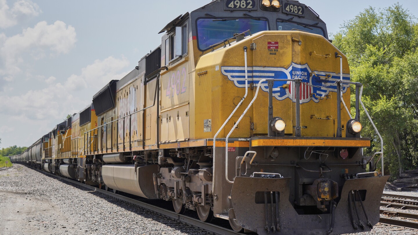 Union Pacific, Norfolk Southern discuss merger to create transcontinental railroad, AP source says
