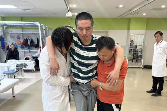 Chinese hospital achieves breakthrough in quadriplegia treatment