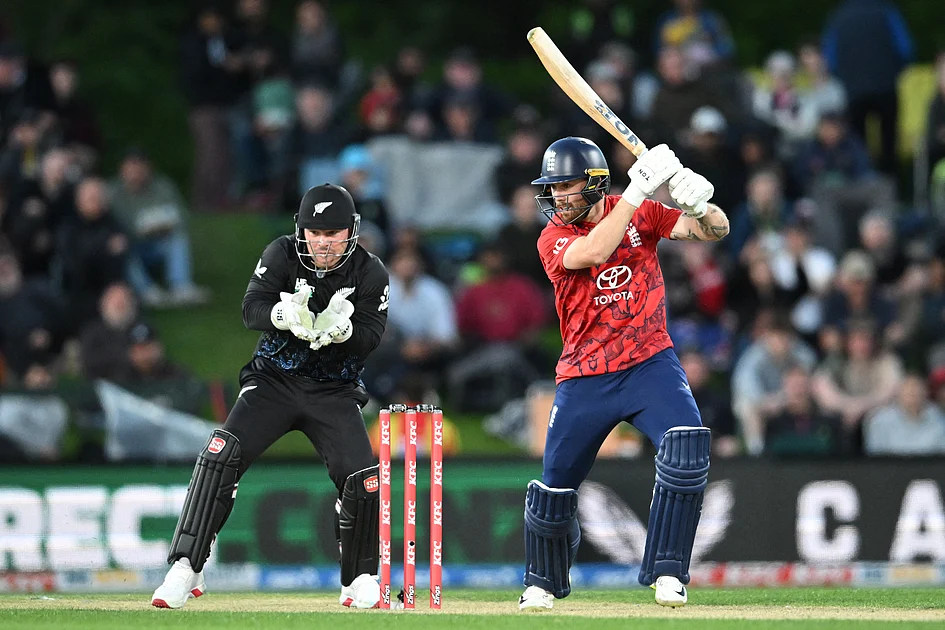 England romp home after Brook-Salt assault sinks New Zealand