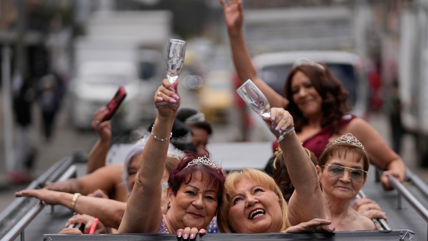 Grandmothers in Colombia get the quinceañera they never had