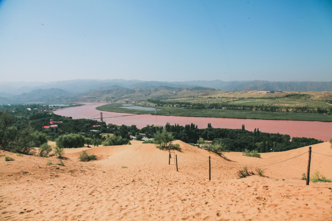 New study links water balance, plant growth to desertification control