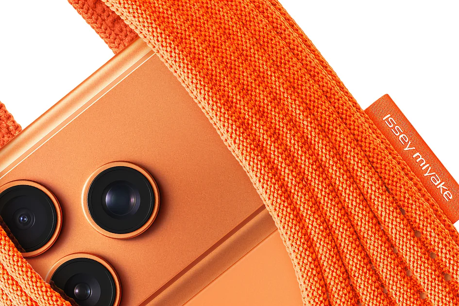 ‘Peak brand delusion’: Apple’s new iPhone Pocket sparks viral meme fest