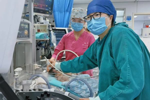 Newborn with congenital heart disease receives life-saving surgery in Yunnan