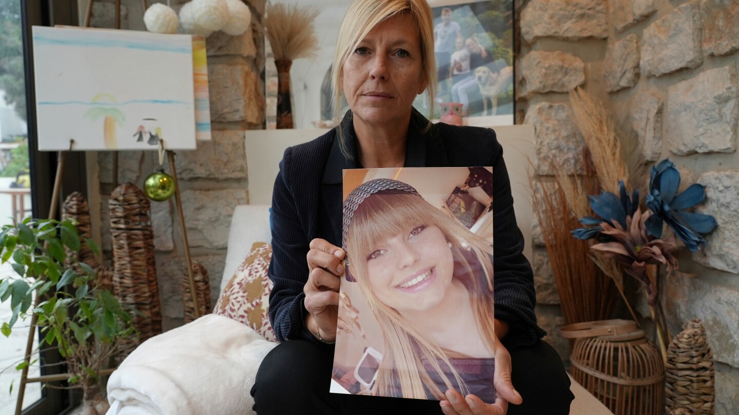 Paris prosecutor’s office investigates TikTok over youth suicide content