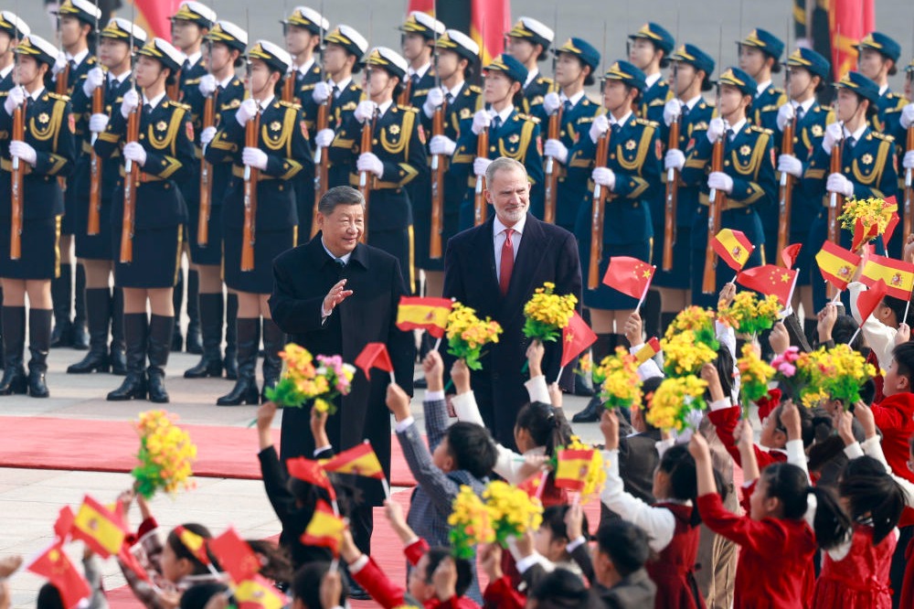 Xi meets Spanish king in Beijing