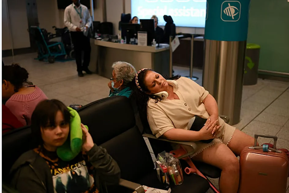 Edinburgh Airport suspends all flights after air traffic control outage