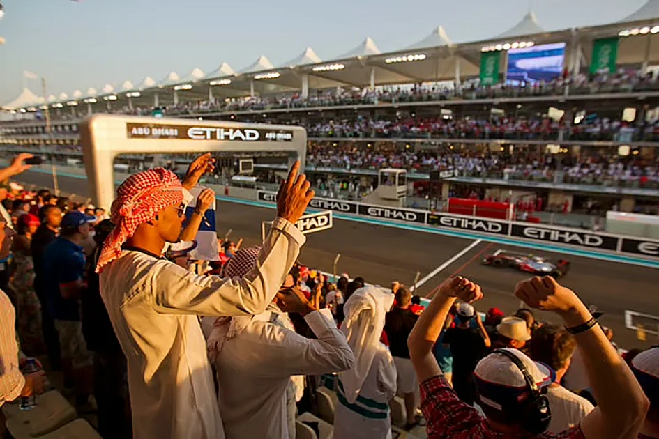 Heading to Abu Dhabi Grand Prix? How driverless cars, buses and 3,000 taxis will help