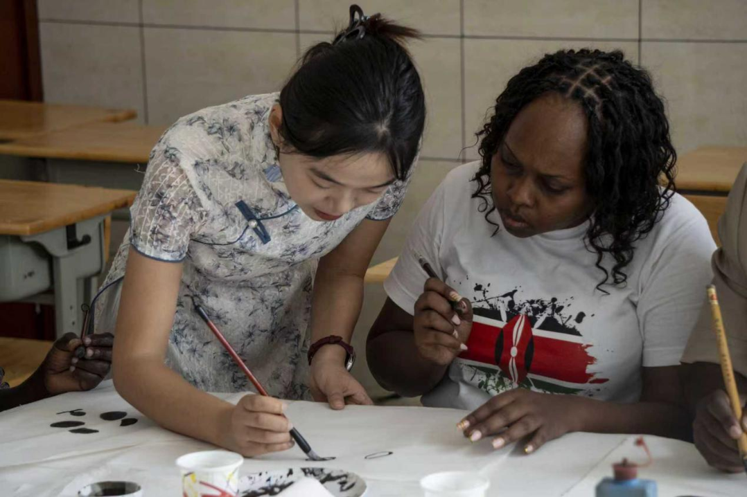 Training program for Kenyans teaching or studying Chinese concludes at Confucius Institute
