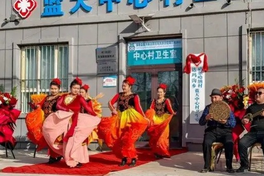 Stanford University economist praises progress in China’s rural health system