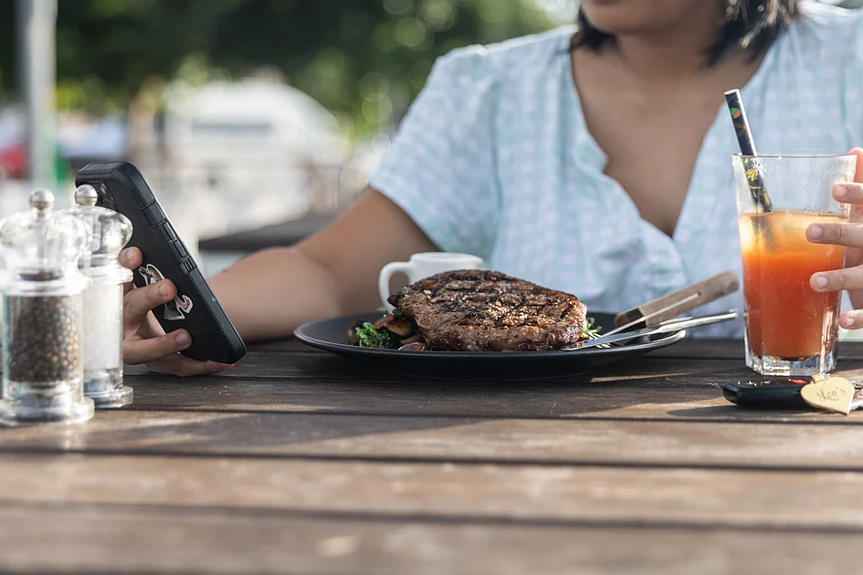 AI romance: She fell in love with ChatGPT, then she ghosted it