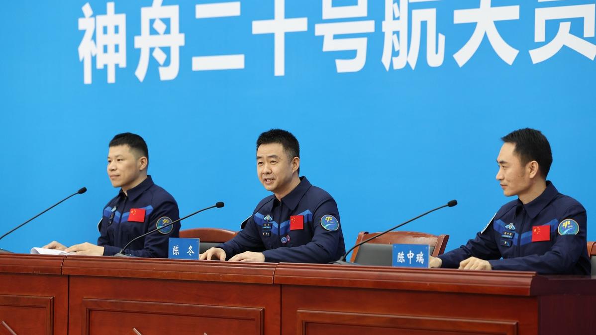 Astronauts say training helped ensure safe return
