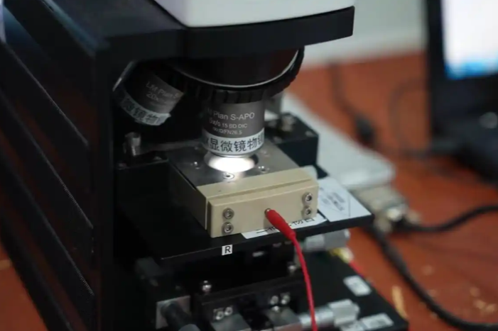 Astronauts experiment on lithium-ion batteries