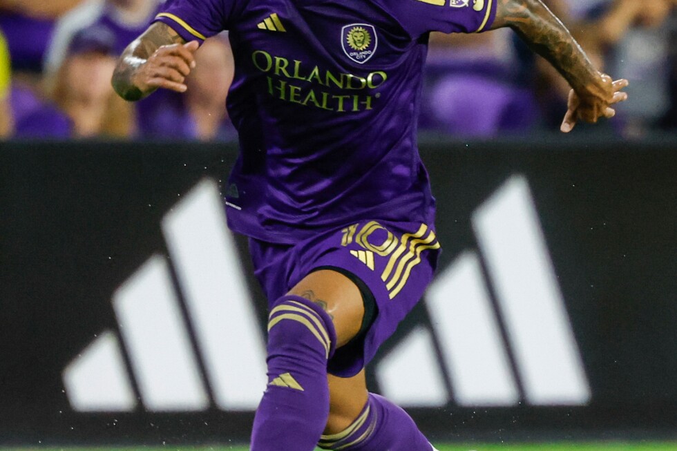 Austin signs Uruguay international winger Facundo Torres with designated player contract