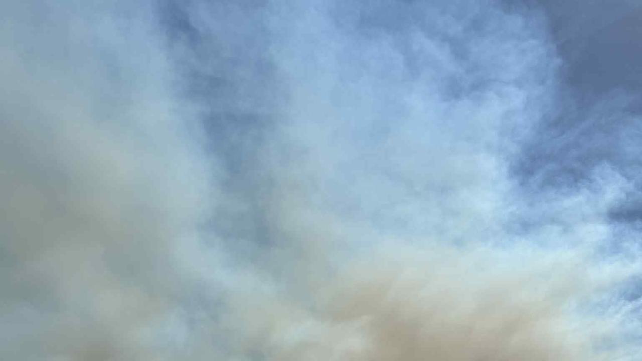 Residents in Victoria’s Otways urged to take shelter as bushfire jumps containment lines