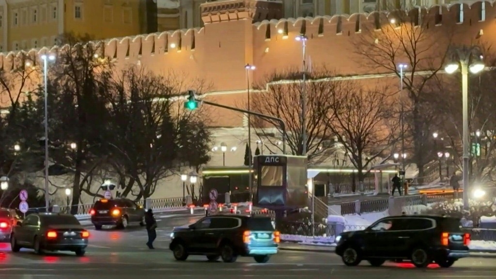 US negotiators meet Putin for high-stakes Ukraine talks