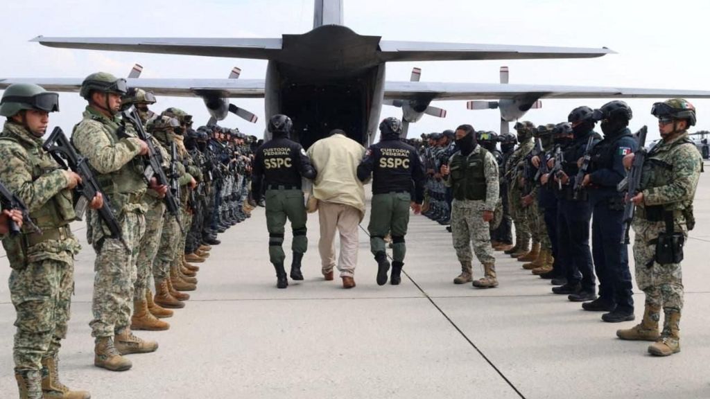 Mexico sends 37 accused drug gang members to the US