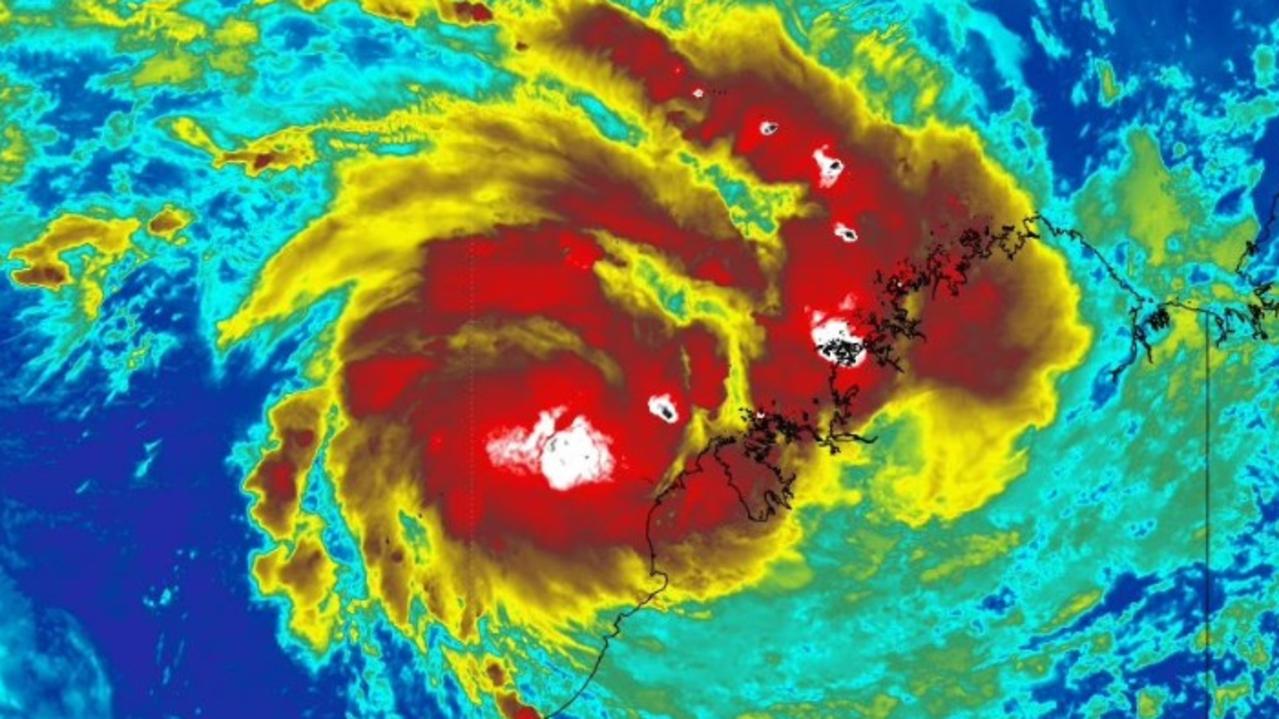 Tropical Cyclone Luana smashes Western Australian coastline north of Broome