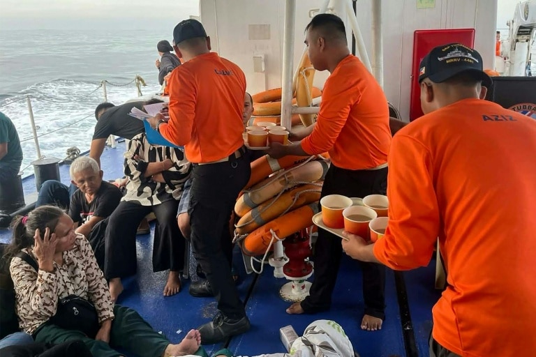 Fifteen dead, 28 missing as ferry sinks in southern Philippines