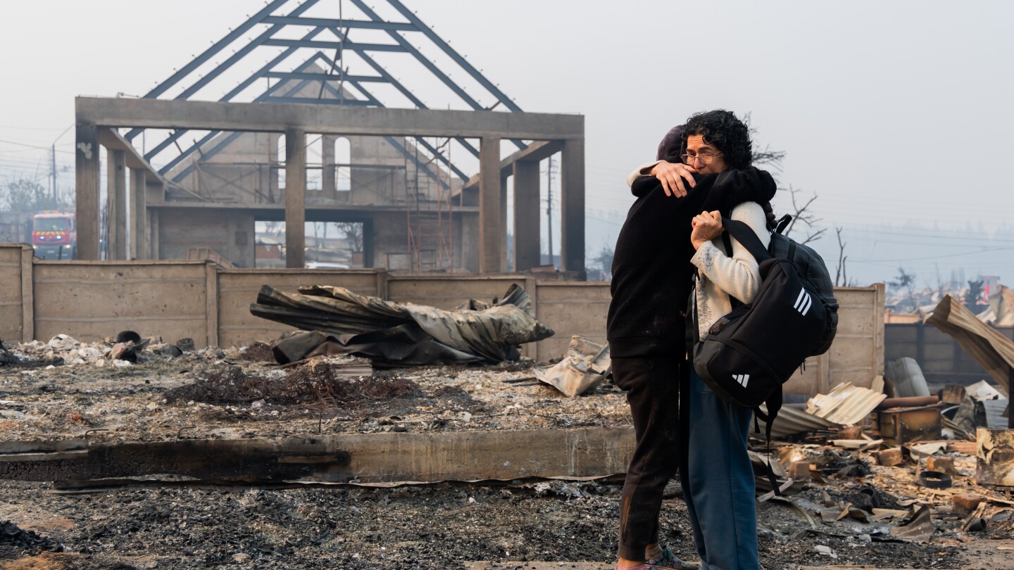 Chile fights wildfires that killed 19 and left 1,500 homeless