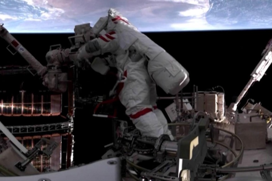 Chinese astronauts conduct key training, experiments on space station