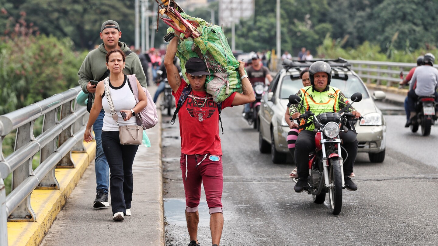 Colombian rebels call for a ‘national accord’ after the US intervention in Venezuela