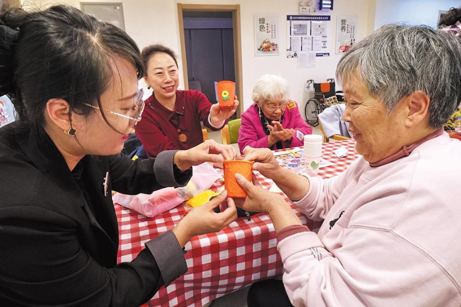 Community memory clinics help aging minds stay connected