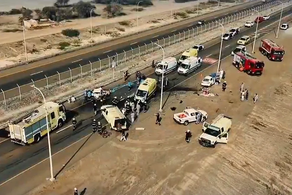 Video: 3 killed and three injured in multi-vehicle collision in Oman