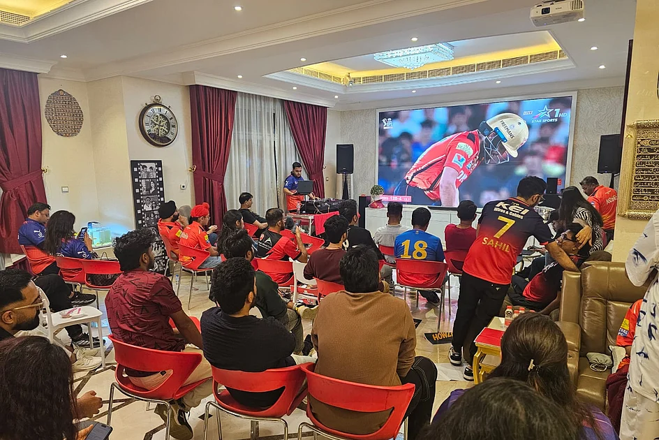 UAE residents turn living rooms into mini stadiums for India-Pakistan match on Feb 15