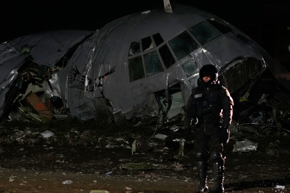 Cargo plane carrying money crashes near Bolivia’s capital, killing at least 15 people, official says