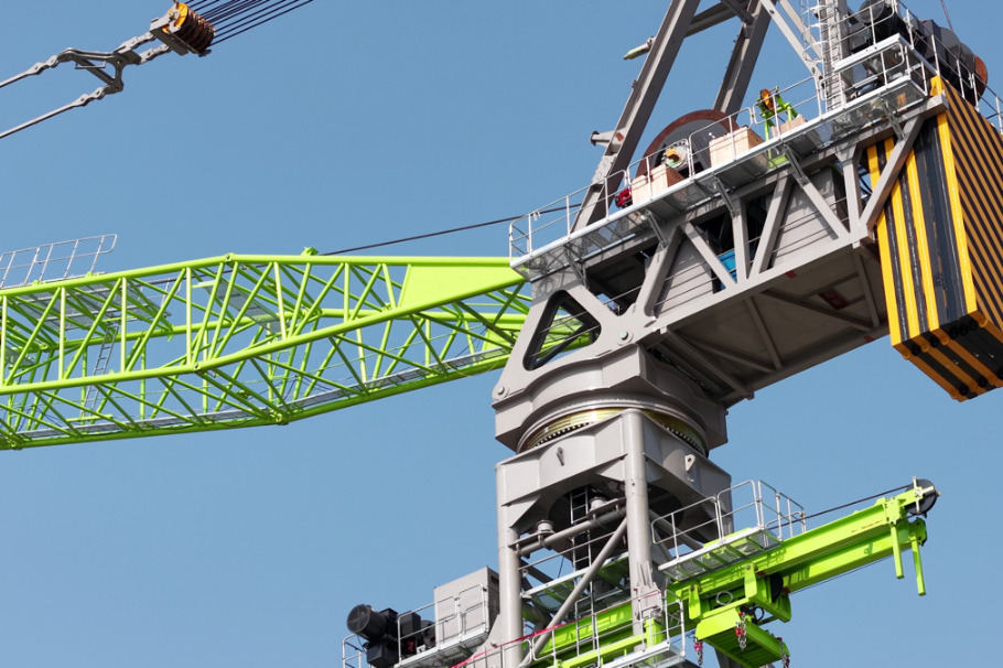 World’s tallest and largest wind power tower crane unveiled in Hunan