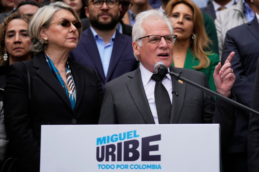 Father of killed Colombian candidate Miguel Uribe relaunches presidential bid