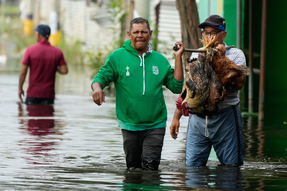 Colombia’s president urges court to allow raising taxes by decree as floods hit northern region