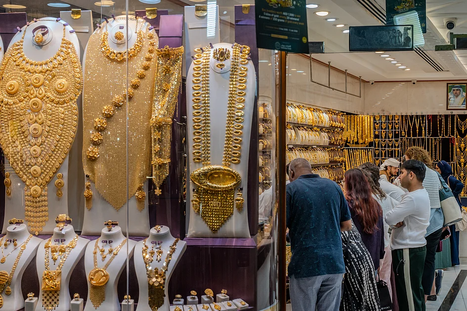 After losing Dh29, gold prices recover Dh19 per gram in UAE