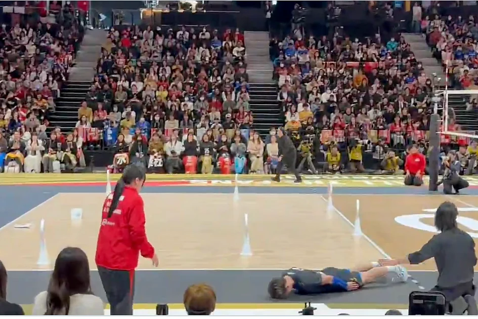 Viral video: Japanese volleyball player slides across court on belly in dramatic apology