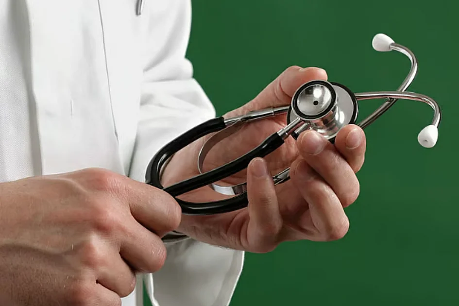 Pen-sized electric syringe could mean less pain, faster recovery for cancer patients in UAE