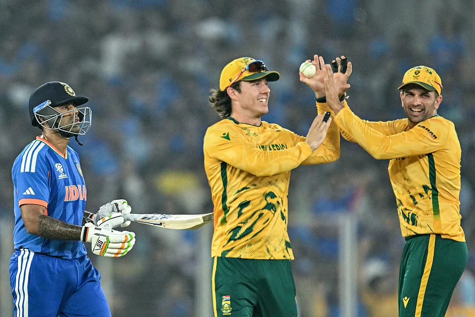 South Africa thrash India to assert T20 World Cup title credentials