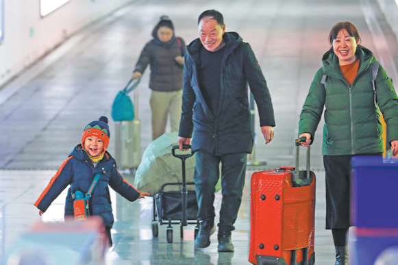 Spring Festival travel rush kicks off