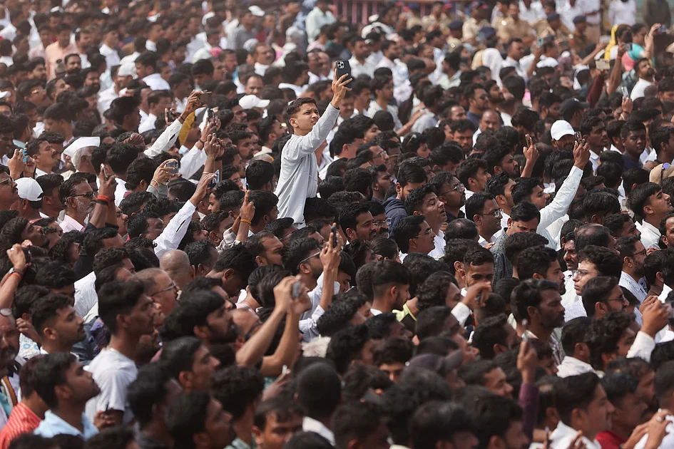 Rs3 million gold jewellery stolen during Indian politician Ajit Pawar’s funeral