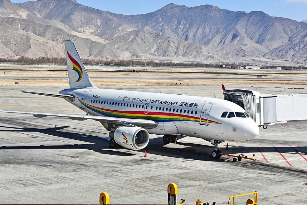 Xizang’s annual air passengers top 8 million for first time
