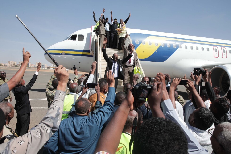 Sudan’s war-torn capital sees second commercial flight land since conflict began