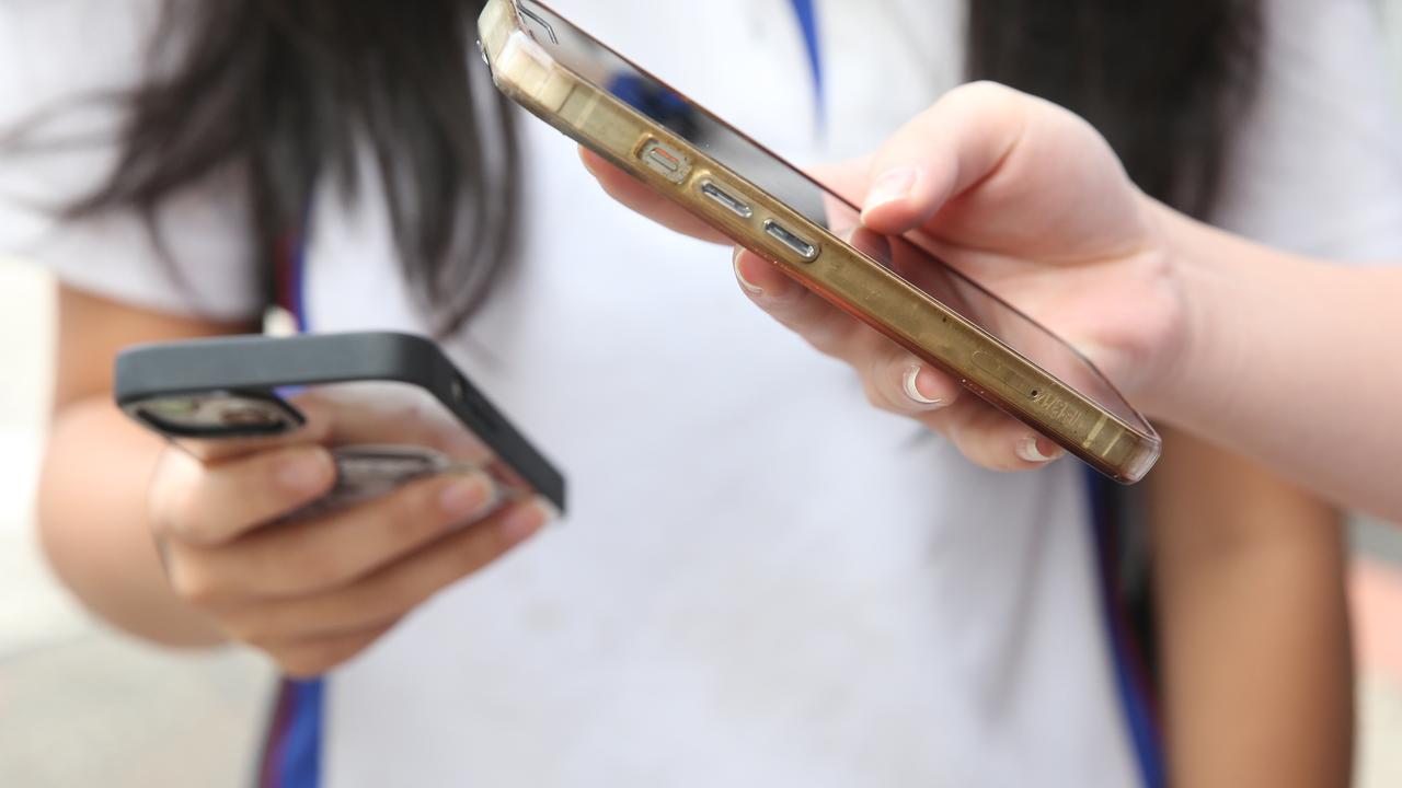 Social media ban to target doomscrolling, disappearing stories