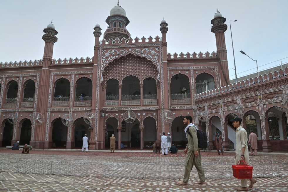 US will permanently close the consulate in Peshawar, Pakistan, its closest mission to Afghanistan