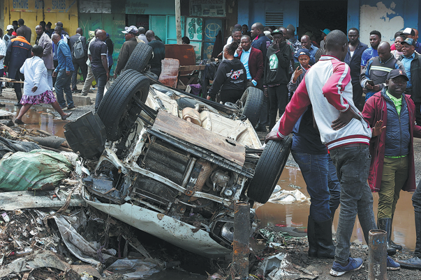 Flash floods leave 28 dead in Nairobi, disrupt flights