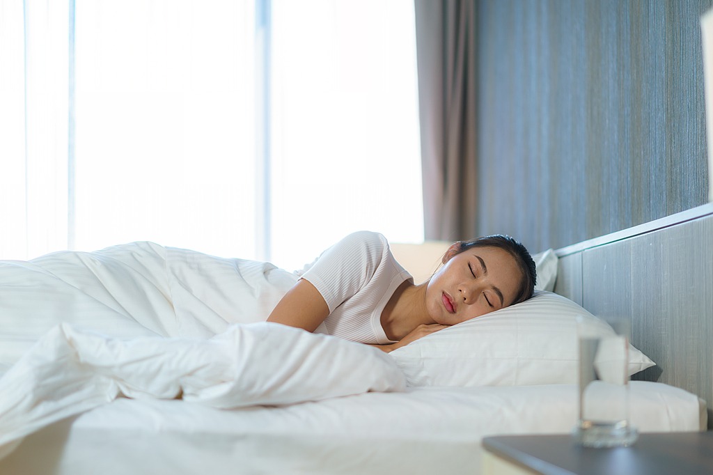 Shanghai island hosts sleep-in-forest competition